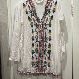 White crocheted long top by Paparazzi